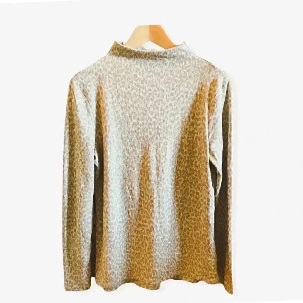 Beachlunchlounge Collection Cheetah Sweater (NWOT)